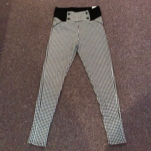 Streetwear Society Black & White Button Leggings